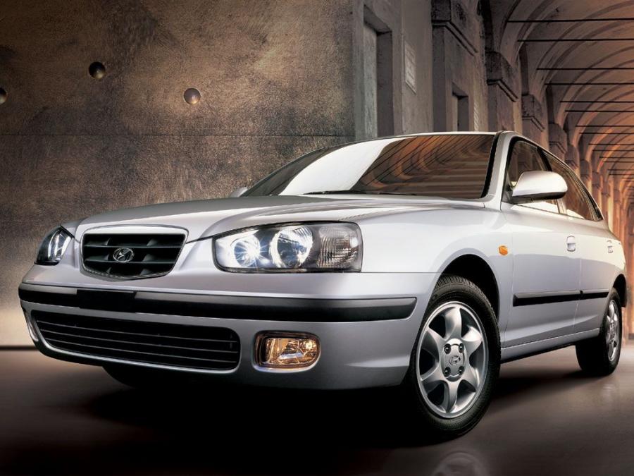 Hyundai Elantra Hatchback 2000 года  (фото 8 из 8)